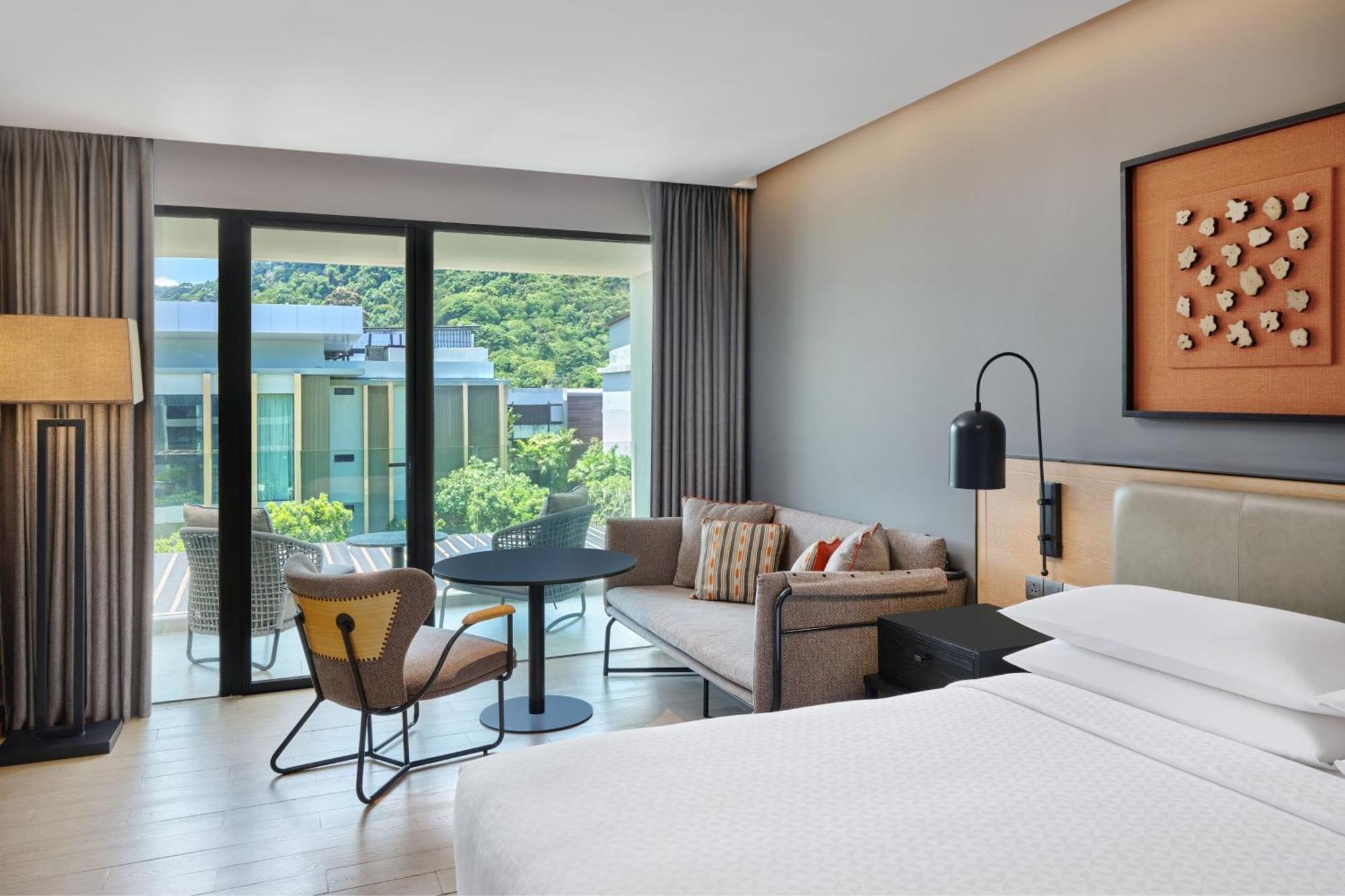 Four Points By Sheraton Phuket Patong Beach Resort 외부 사진