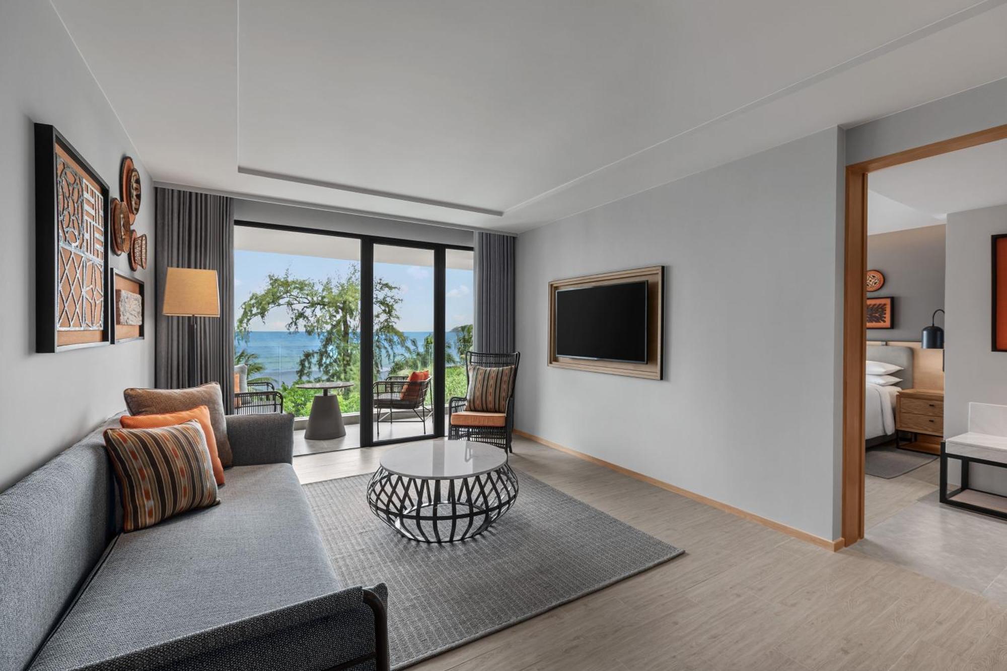 Four Points By Sheraton Phuket Patong Beach Resort 외부 사진