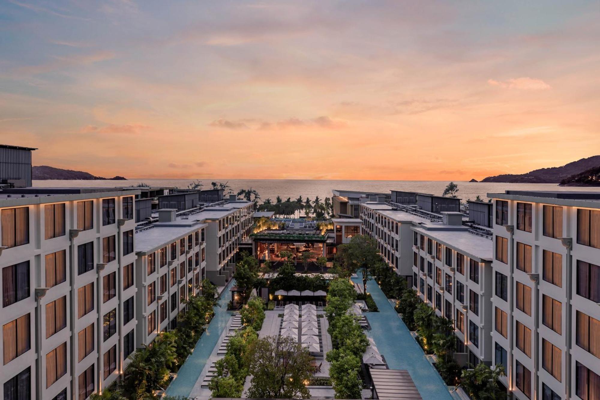 Four Points By Sheraton Phuket Patong Beach Resort 외부 사진